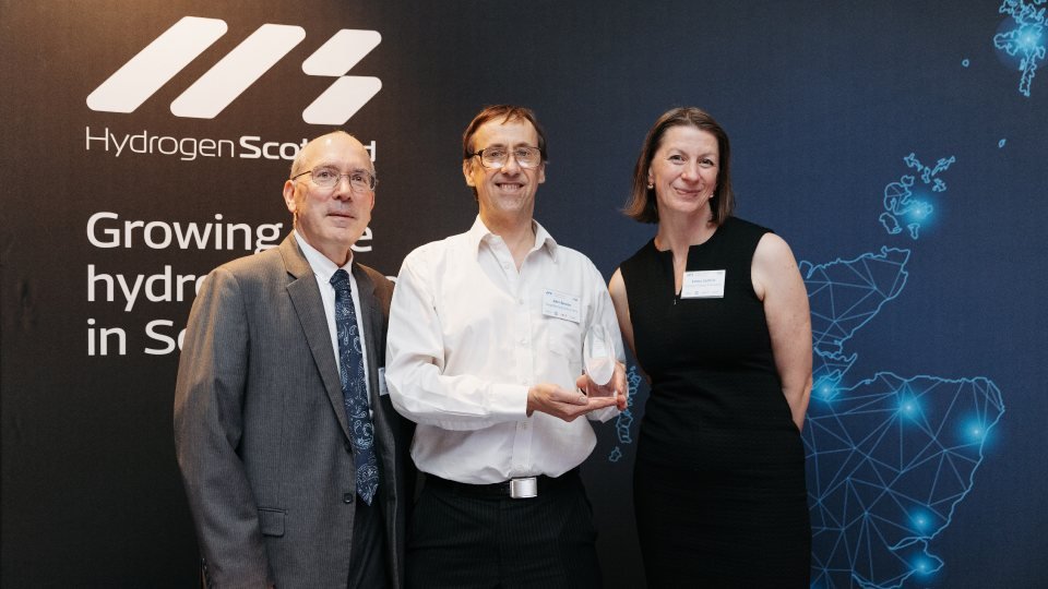 Equipe de eletrolisador de bateria ganha o prestigiado Stewart Dow Memorial Award