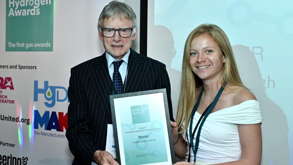 Eletrolisador de bateria da Universidade de Loughborough vence Outstanding International Impact no 2025 Hydrogen Awards