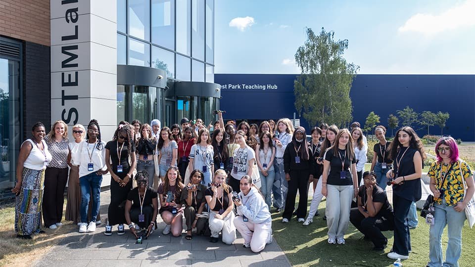 O Programa Residencial Athena STEM continua a capacitar mulheres jovens na ciência | Notícias e eventos
